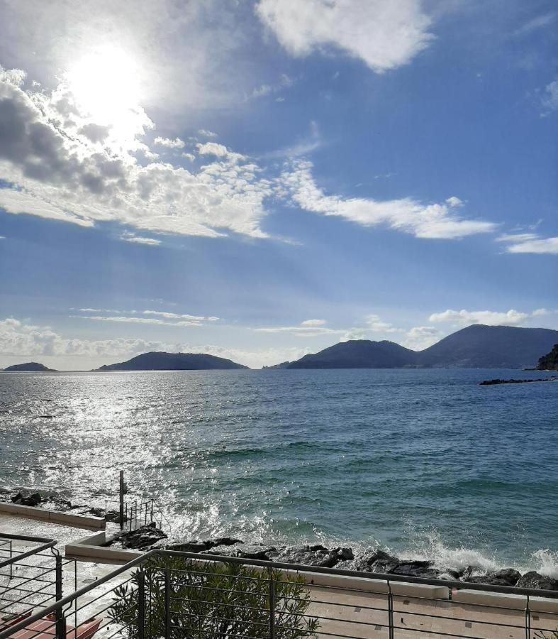Sea & Culture San Terenzo -Lerici-300 M From The Beach Bagian luar foto
