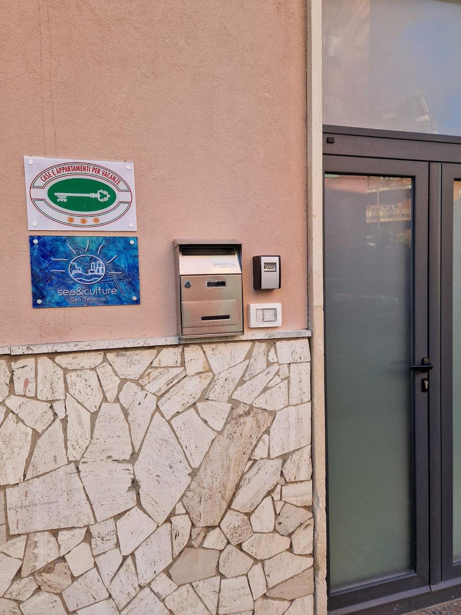 Sea & Culture San Terenzo -Lerici-300 M From The Beach Bagian luar foto